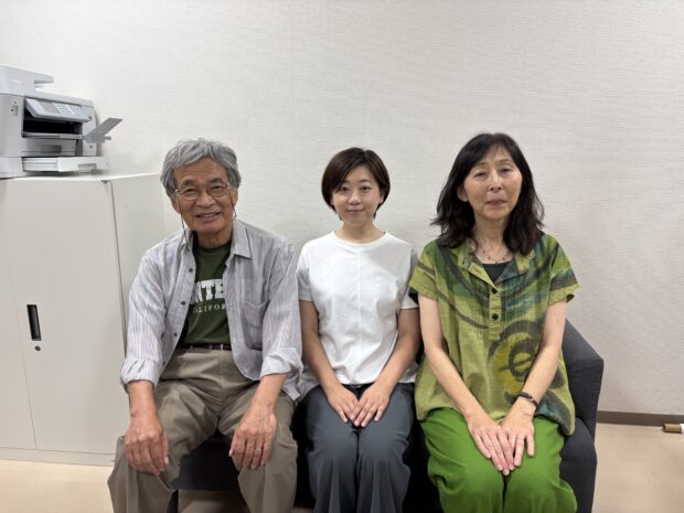 登壇者3人が並んだ写真
